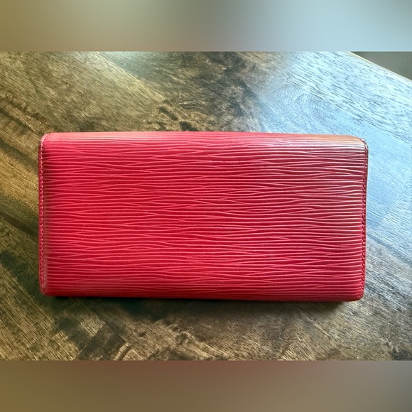 Louis Vuitton Red Epi Leather Sarah NM3 Wallet | Yoogi Louis Vuitton Red Sara Epi Leather Wallet